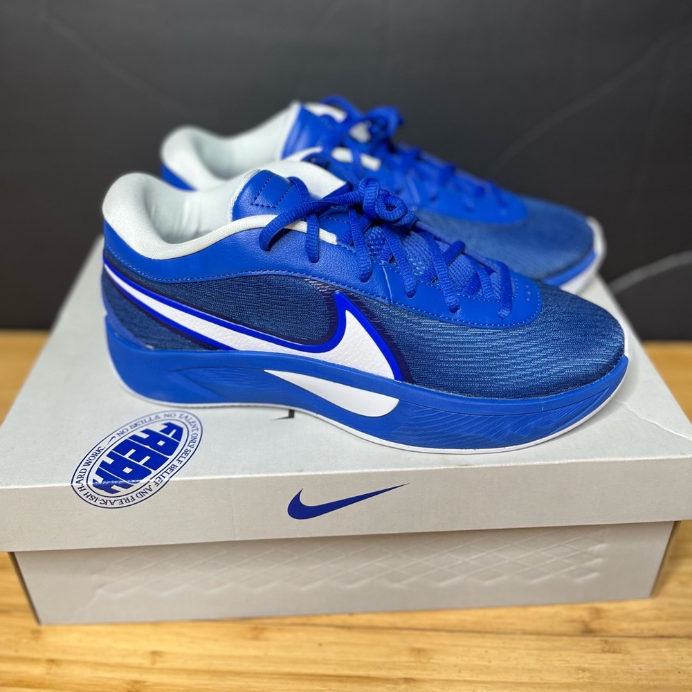 NEW IN BOX!!! Zoom Freak 1 sz. 7